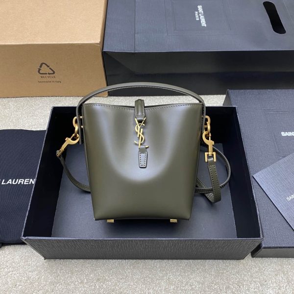 Le 37 In Shiny Leather (15)