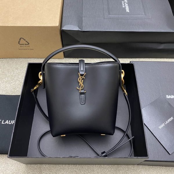 Le 37 In Shiny Leather (29)